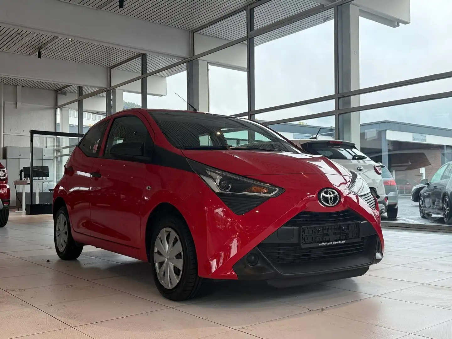Toyota Aygo AYGO x-business/Klima/Bluetooth Rot - 2