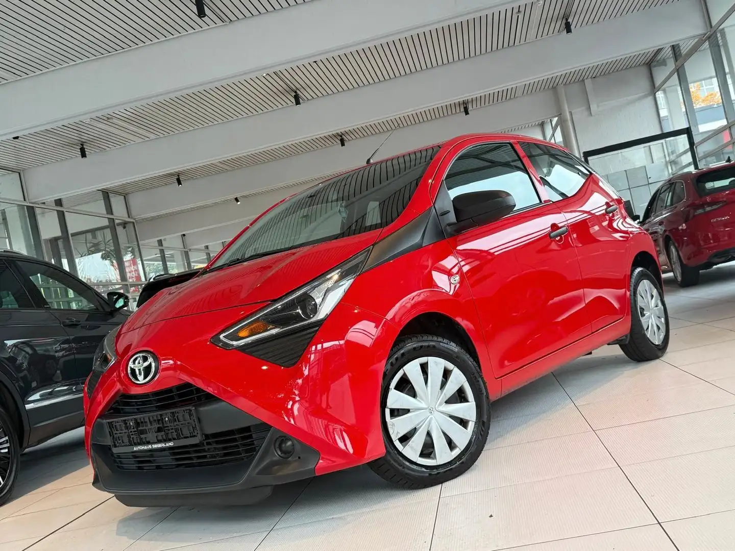 Toyota Aygo AYGO x-business/Klima/Bluetooth Rot - 1
