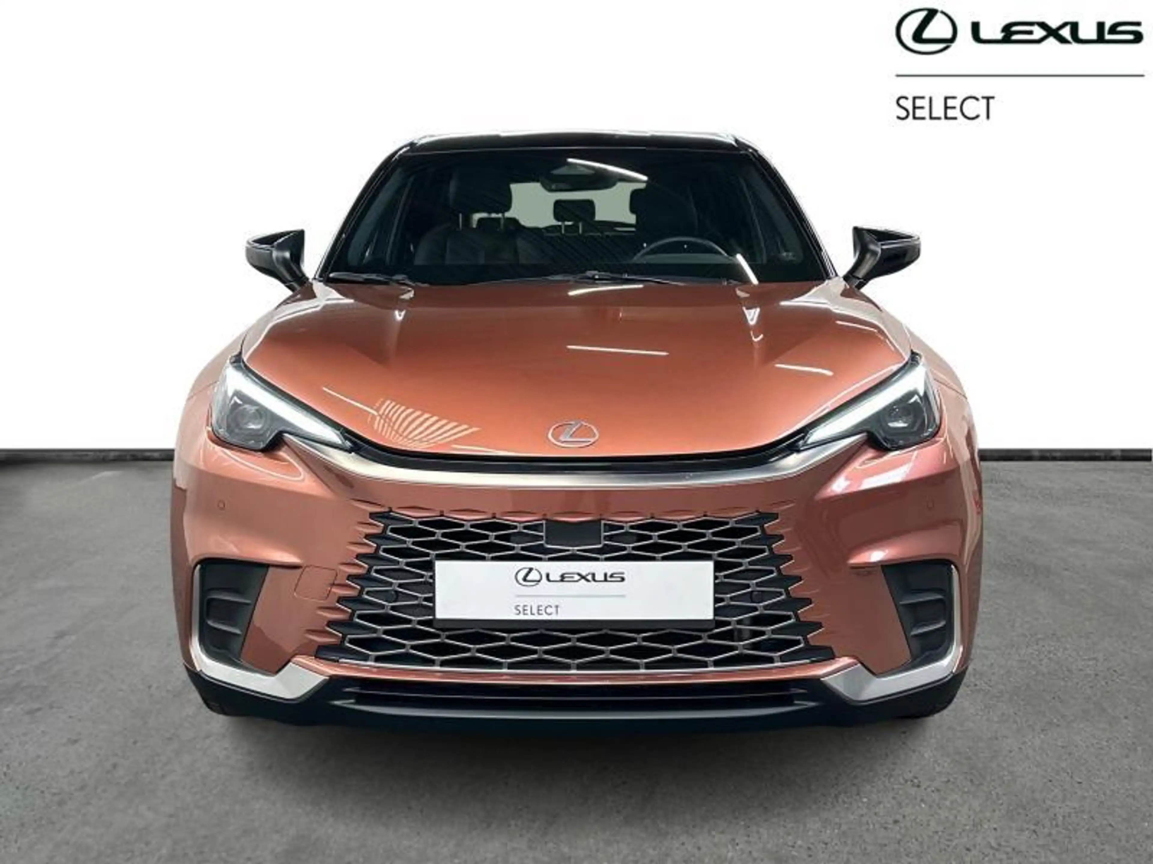 Lexus LBX 136hp HEV Cool BiTone | carplay | all seasons — photo 5