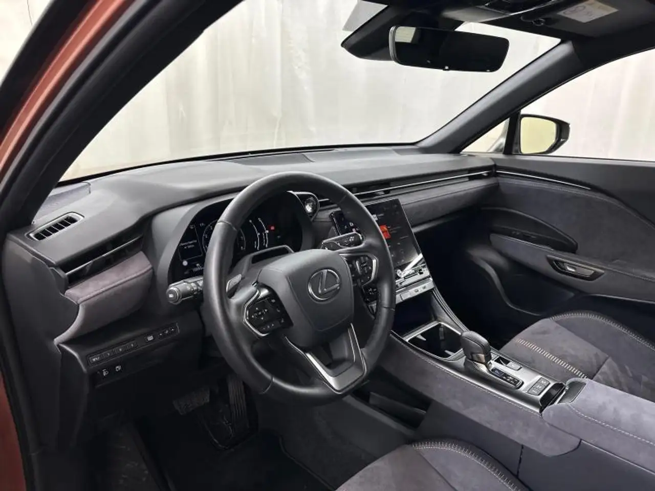 Lexus LBX 136hp HEV Cool BiTone carplay all seasons, миниатюра 17