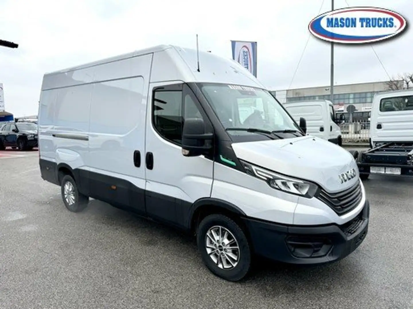 Iveco Daily 35s140 Hi-Matic Natural Power Gris - 1