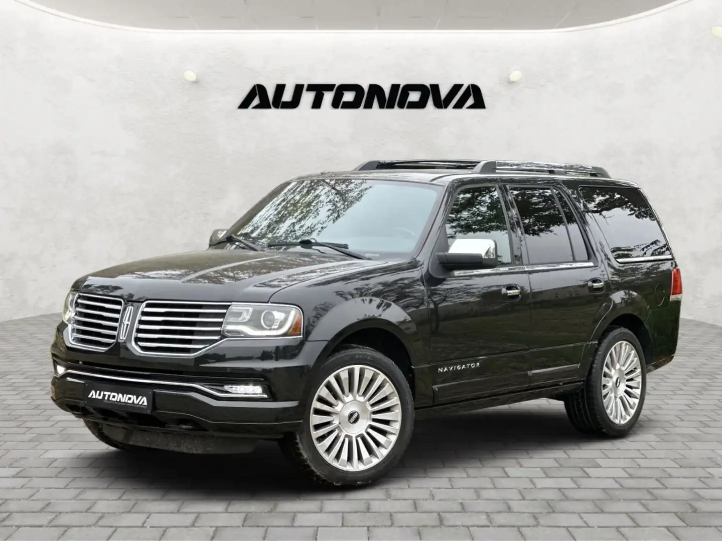 Lincoln Navigator // LANG // 7 SITZER Schwarz - 1