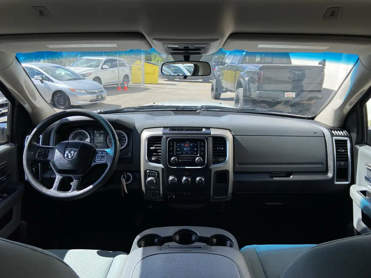 RAM 1500 снимка RAM 1500
