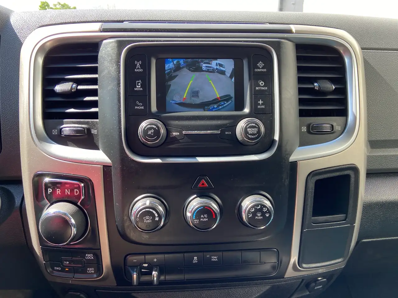 RAM 1500 снимка RAM 1500
