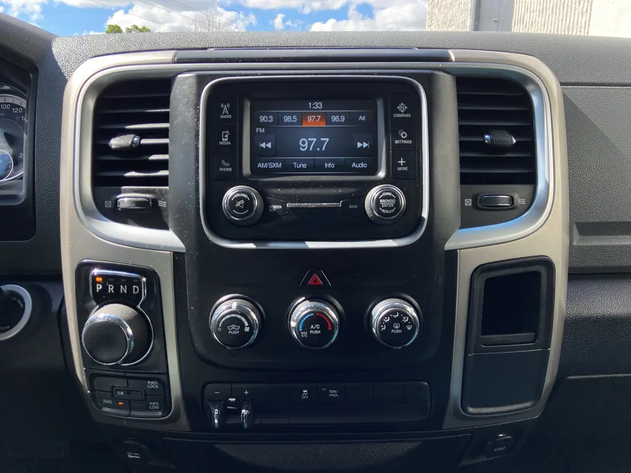 RAM 1500 снимка RAM 1500