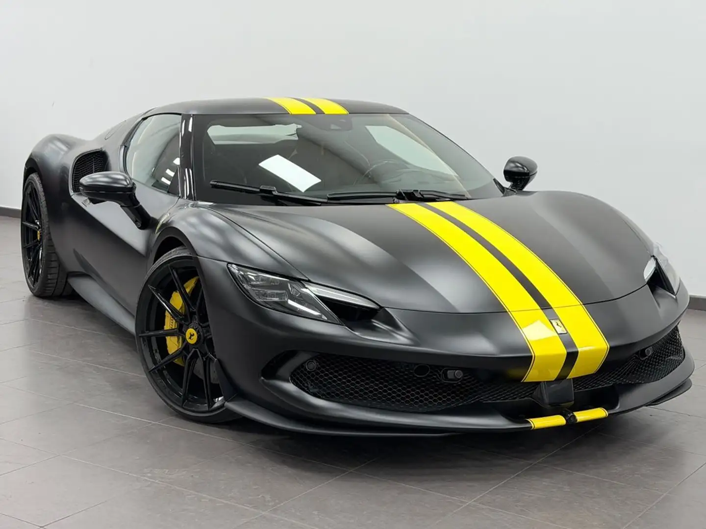 Ferrari 296 GTB 3.0 V6 T Negro - 2