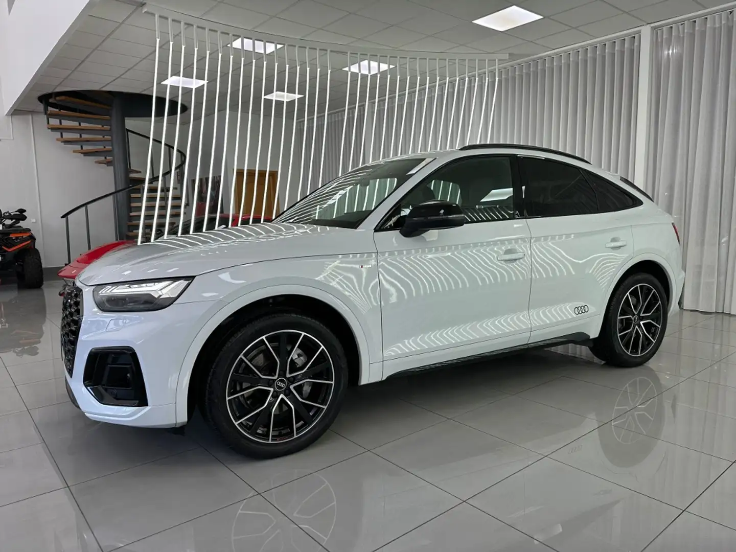 Audi Q5 Sportback 35 TDI Black line S tronic Blanc - 2