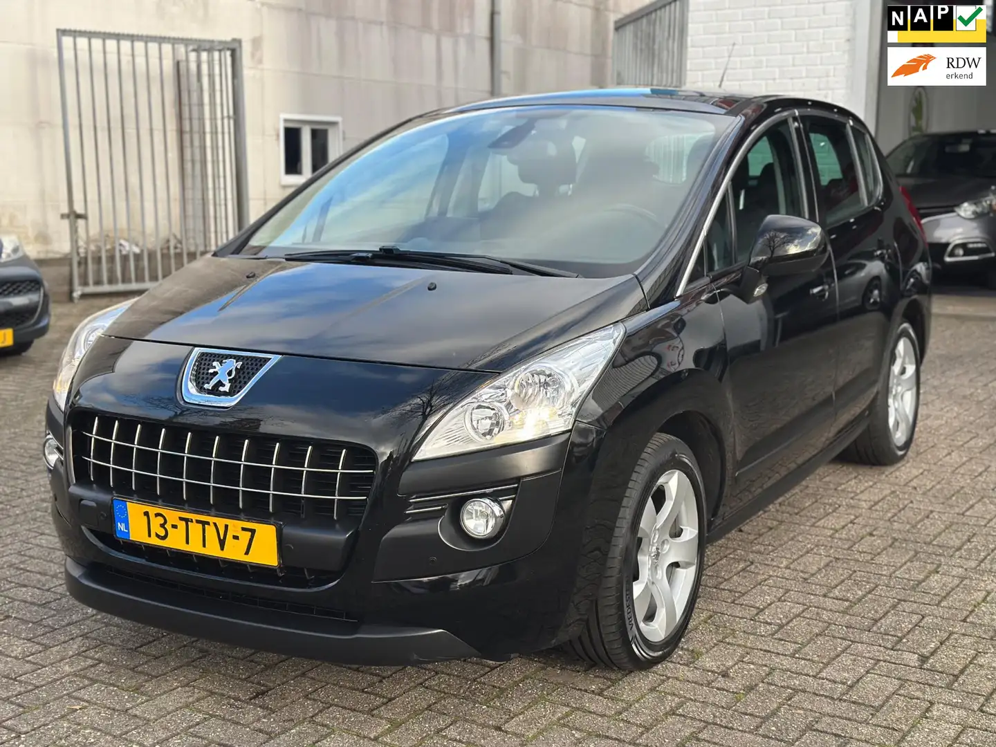 Peugeot 3008 1.6 THP Active Bj:2012 Autom. Navi Cruise conteol Noir - 1