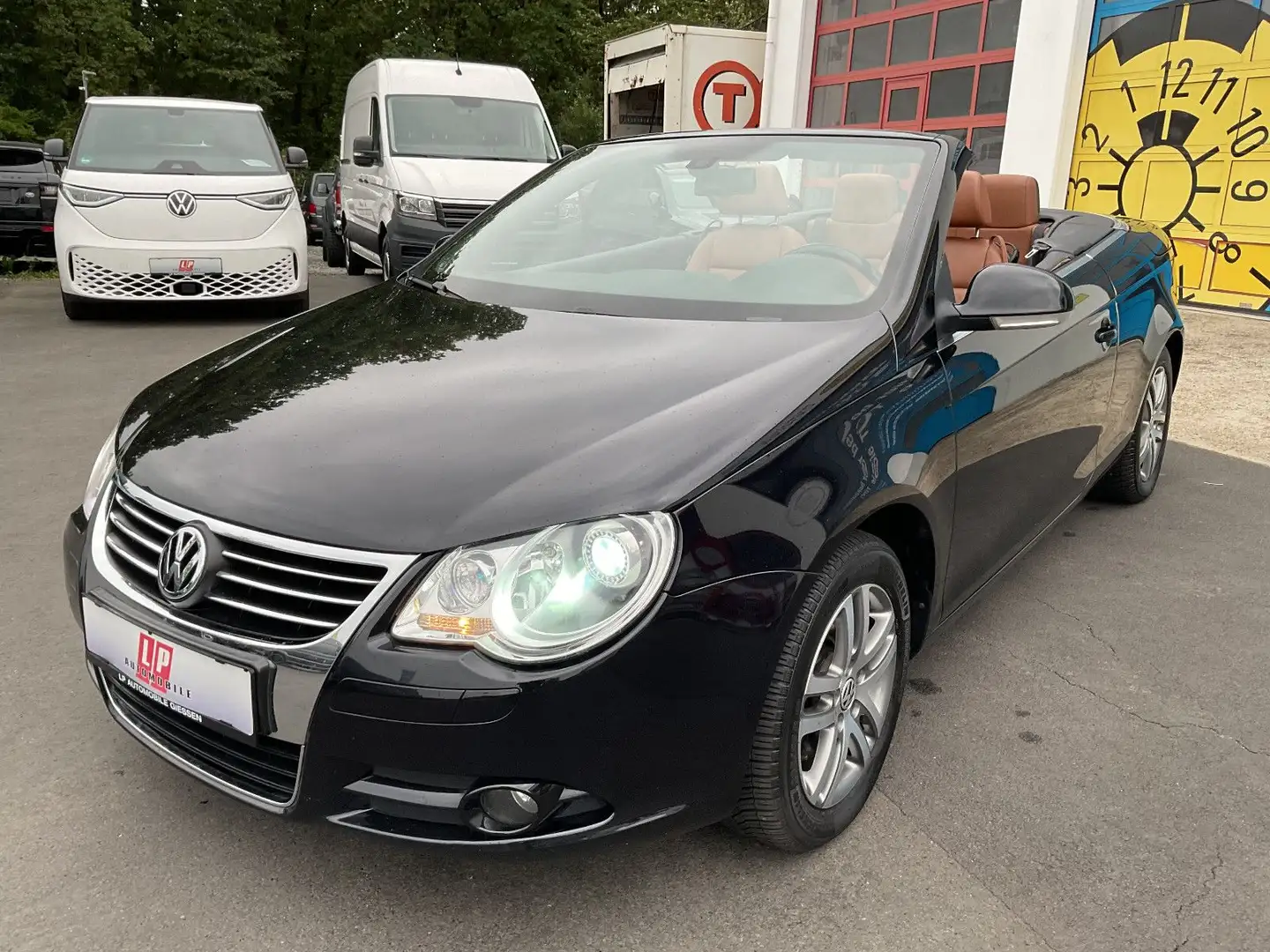 Volkswagen Eos 2.0 TDI Cabrio DSG Klima Navi Zwart - 1