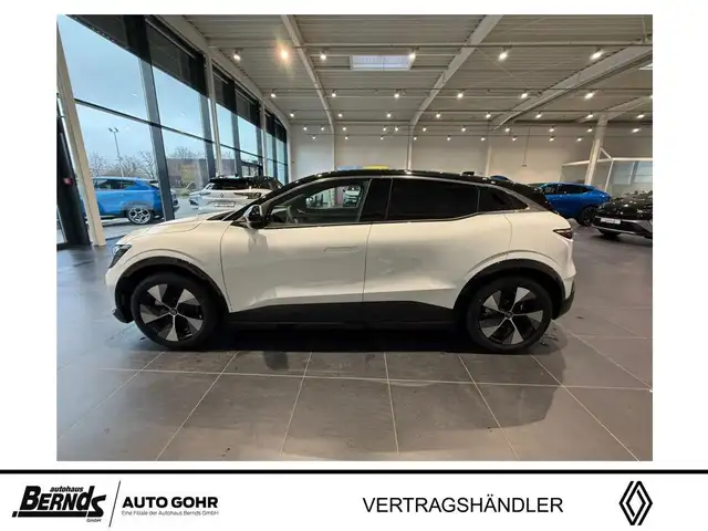 Renault Megane E-Tech view 3