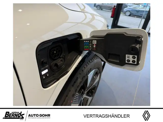 Renault Megane E-Tech view 8