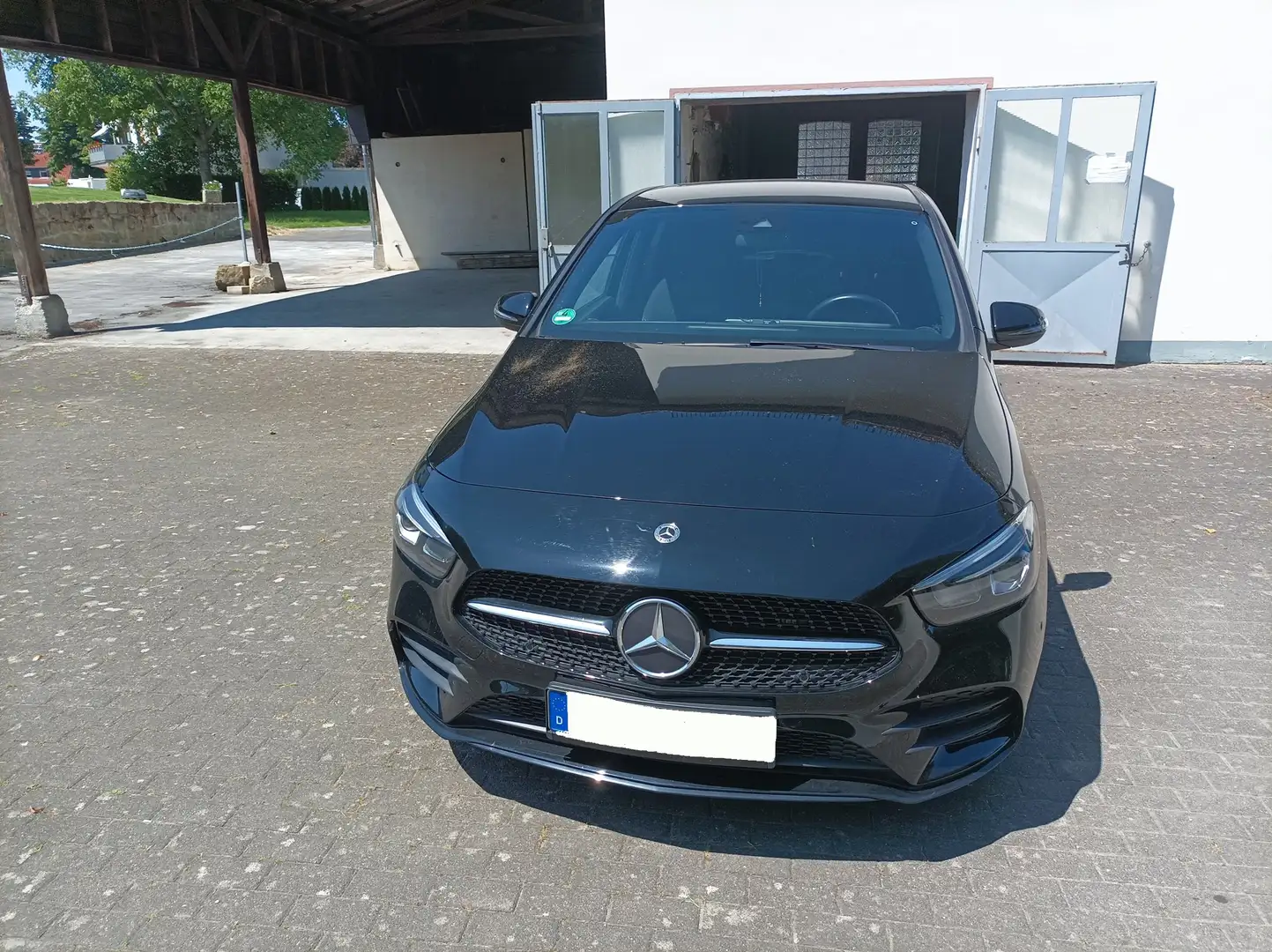 Mercedes-Benz B 250 B-Klasse Plug-In-Hybrid e 8G-DCT AMG Line Schwarz - 1