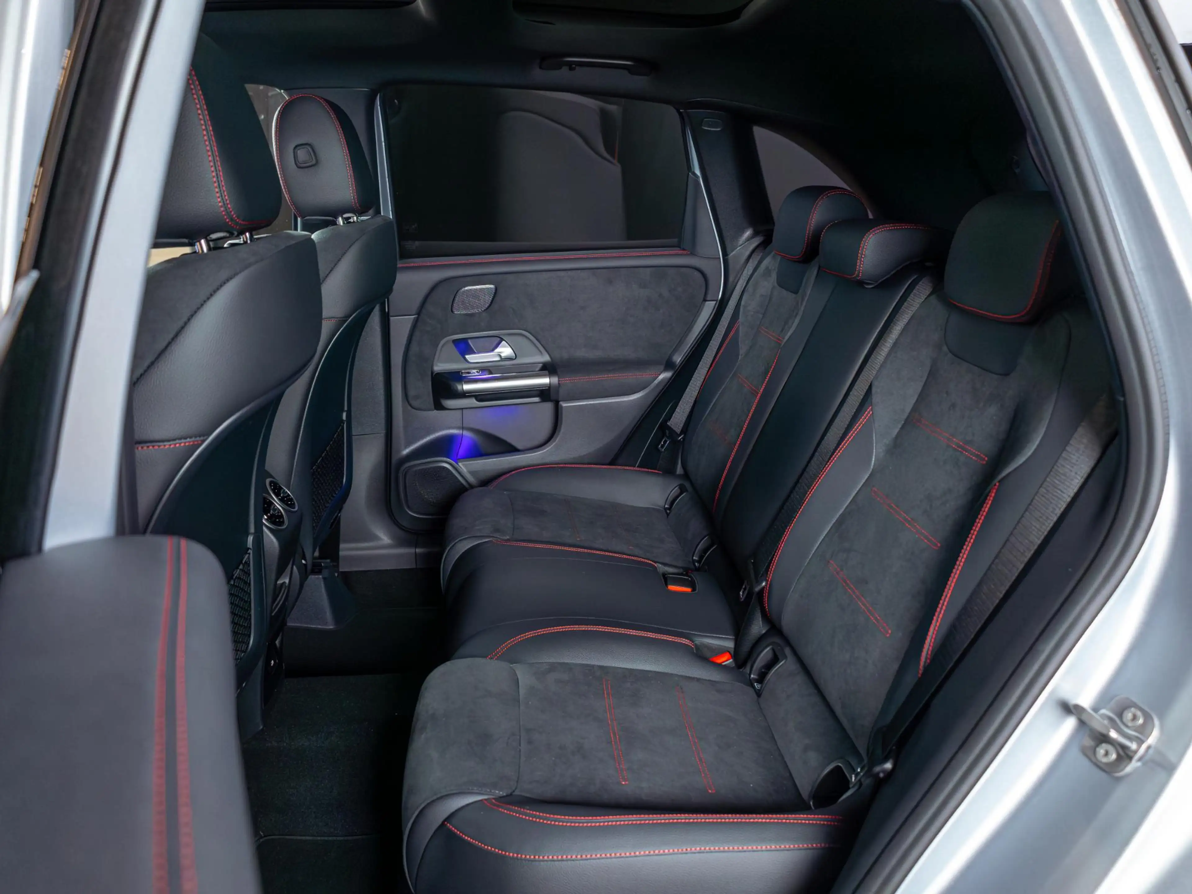 Mercedes-Benz B 250 e Business Solution AMG Premium PLUS | Panorama da — photo 8