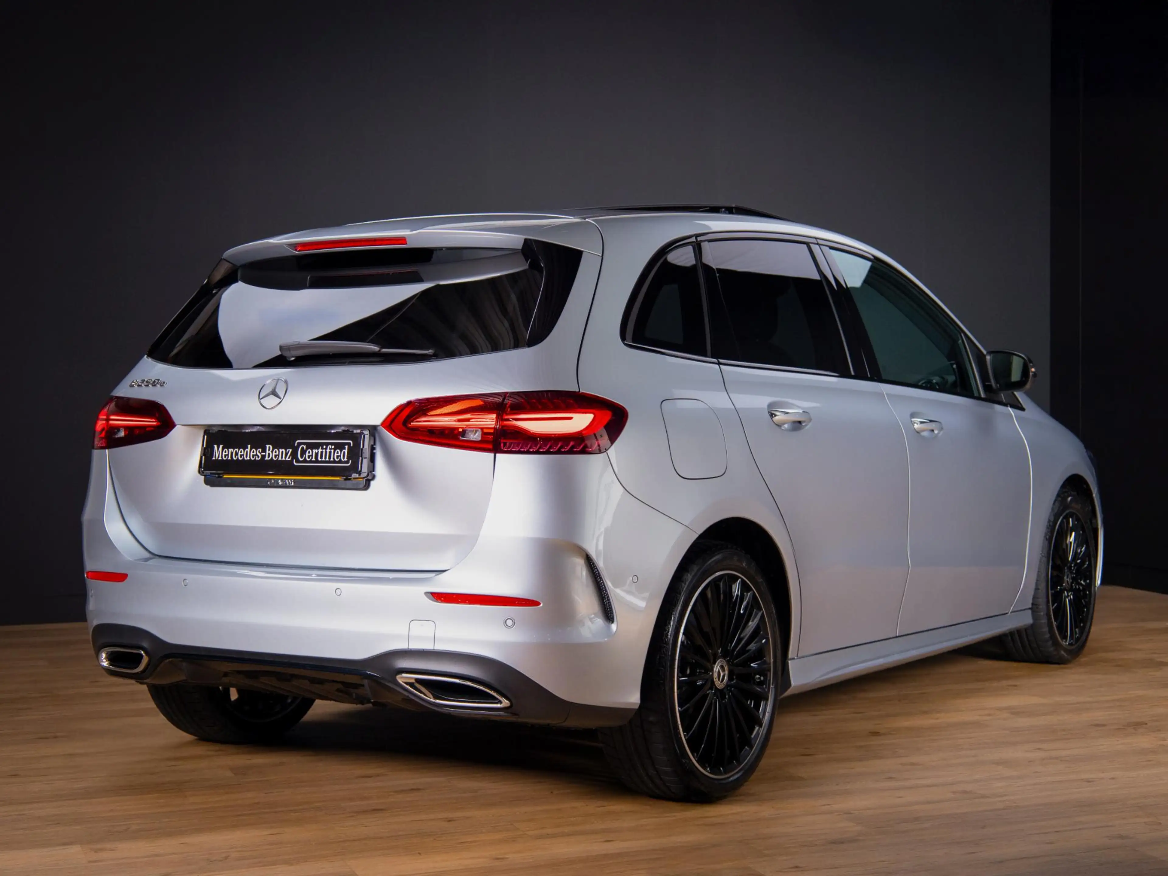 Mercedes-Benz B 250 e Business Solution AMG Premium PLUS | Panorama da — photo 2