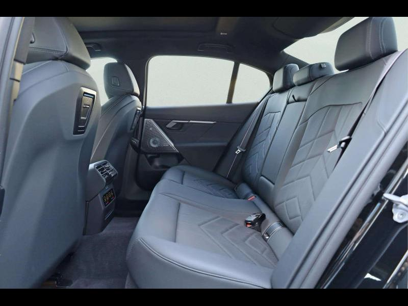 BMW 550 e xDrive Berline Kit M Sport — photo 11