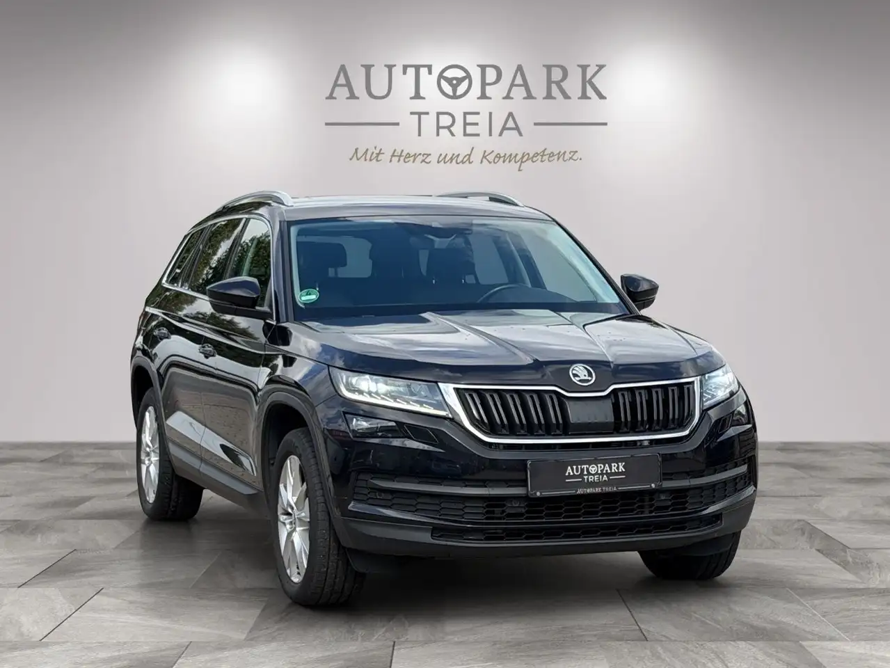 Skoda Kodiaq 2.0 TDI 4x4 ACC|NAVI|AHK|LED|KAMERA|1HAND — photo 1 of 15