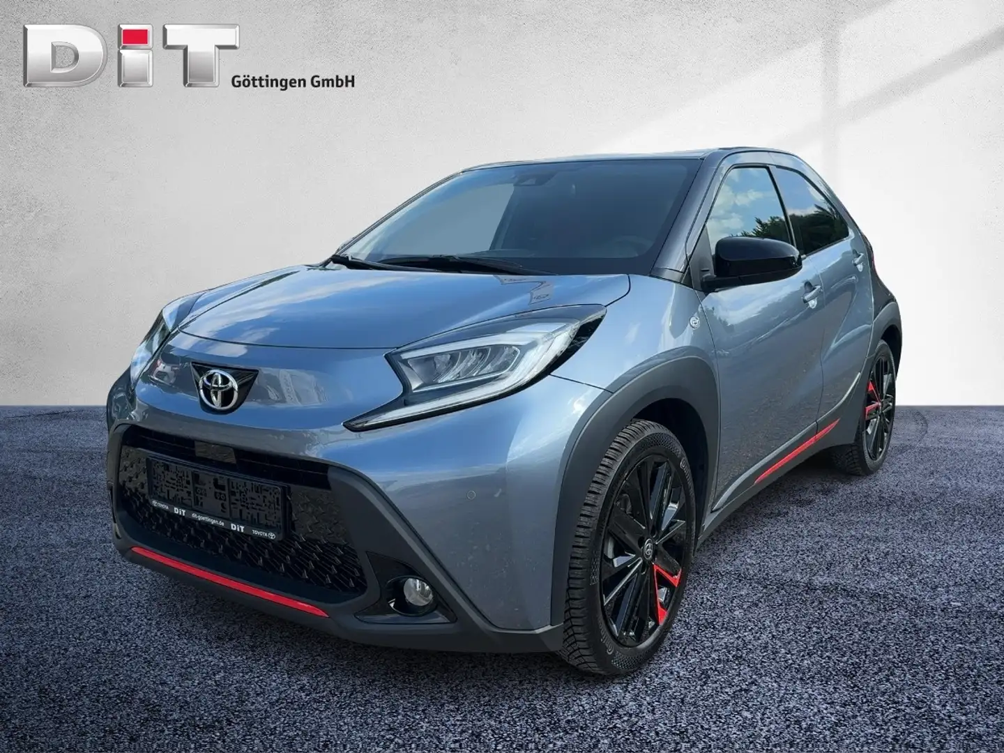 Toyota Aygo X 1.0 UNDERCOVER FLA SpurH KAM LED KeyLess Šedá - 2