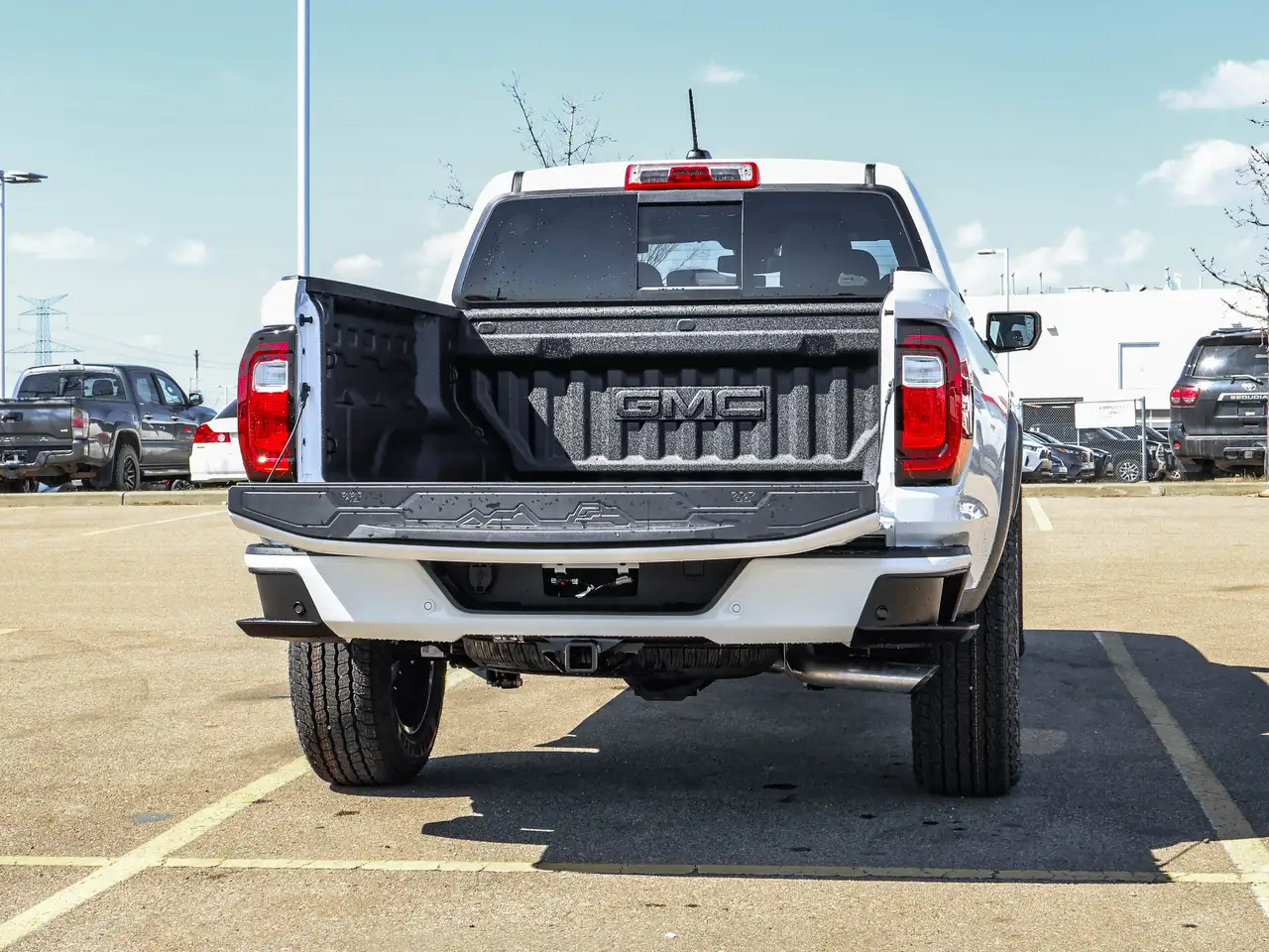 GMC Canyon снимка GMC Canyon