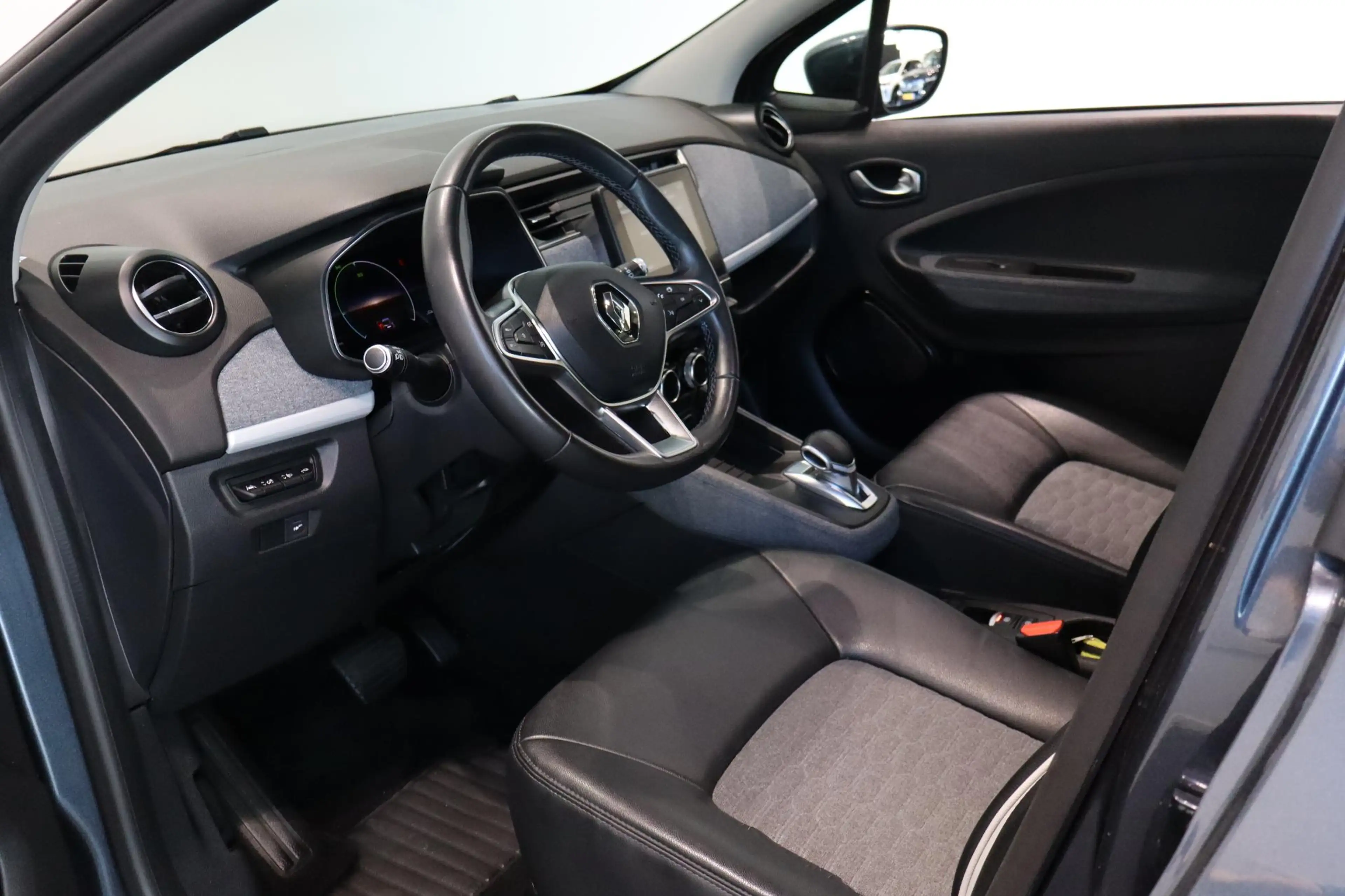 Renault ZOE R110 Life 52 kWh (ex Accu) — photo 9