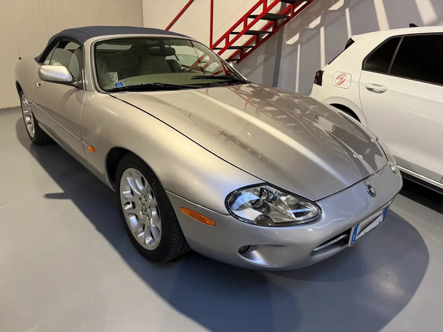 Jaguar XK8 4.0 Cabrio V8 Silber - 1