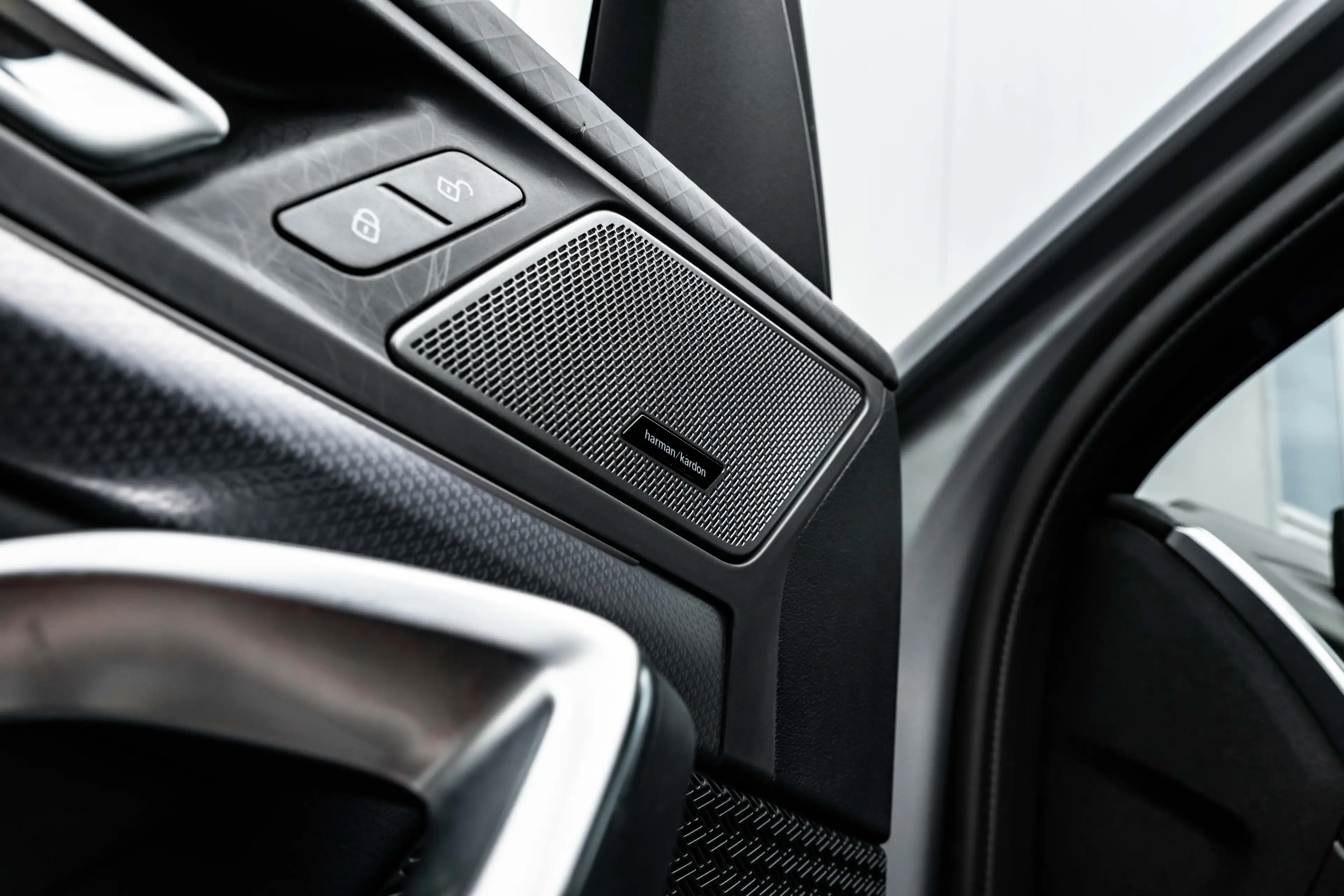 BMW iX2 eDrive20 67 kWh M Sport Edition 204 PK | Trekhaak — photo 10
