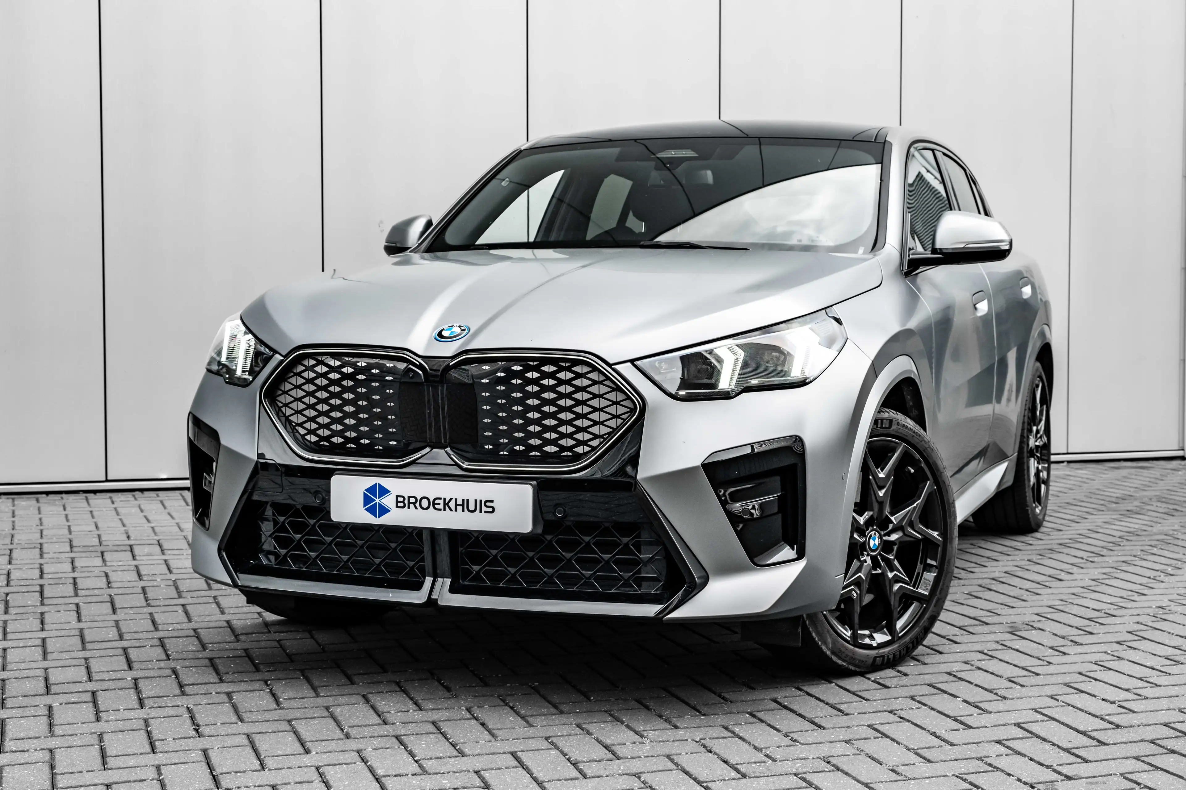 BMW iX2 eDrive20 67 kWh M Sport Edition 204 PK | Trekhaak — photo 6