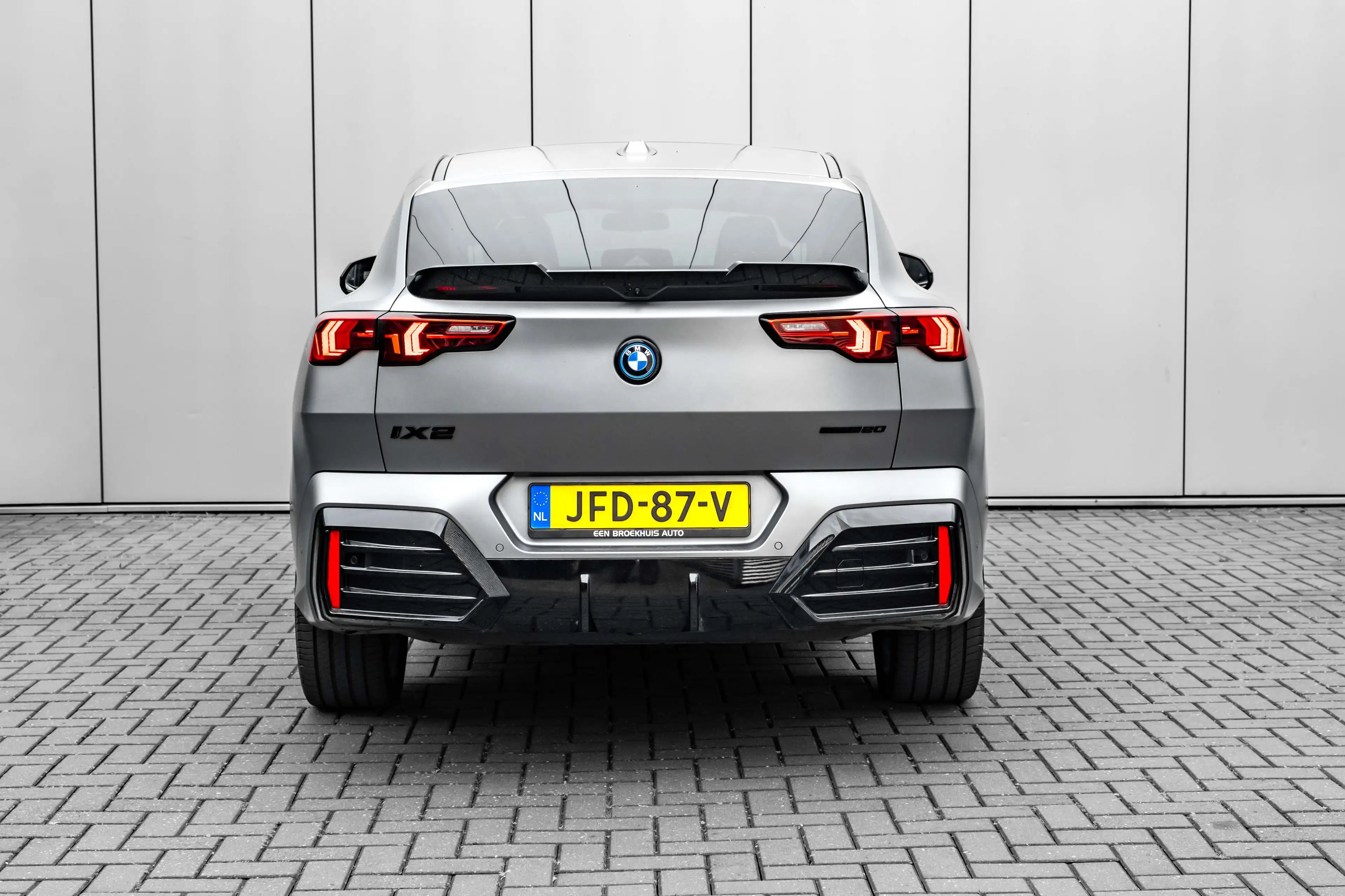 BMW iX2 eDrive20 67 kWh M Sport Edition 204 PK | Trekhaak — photo 4