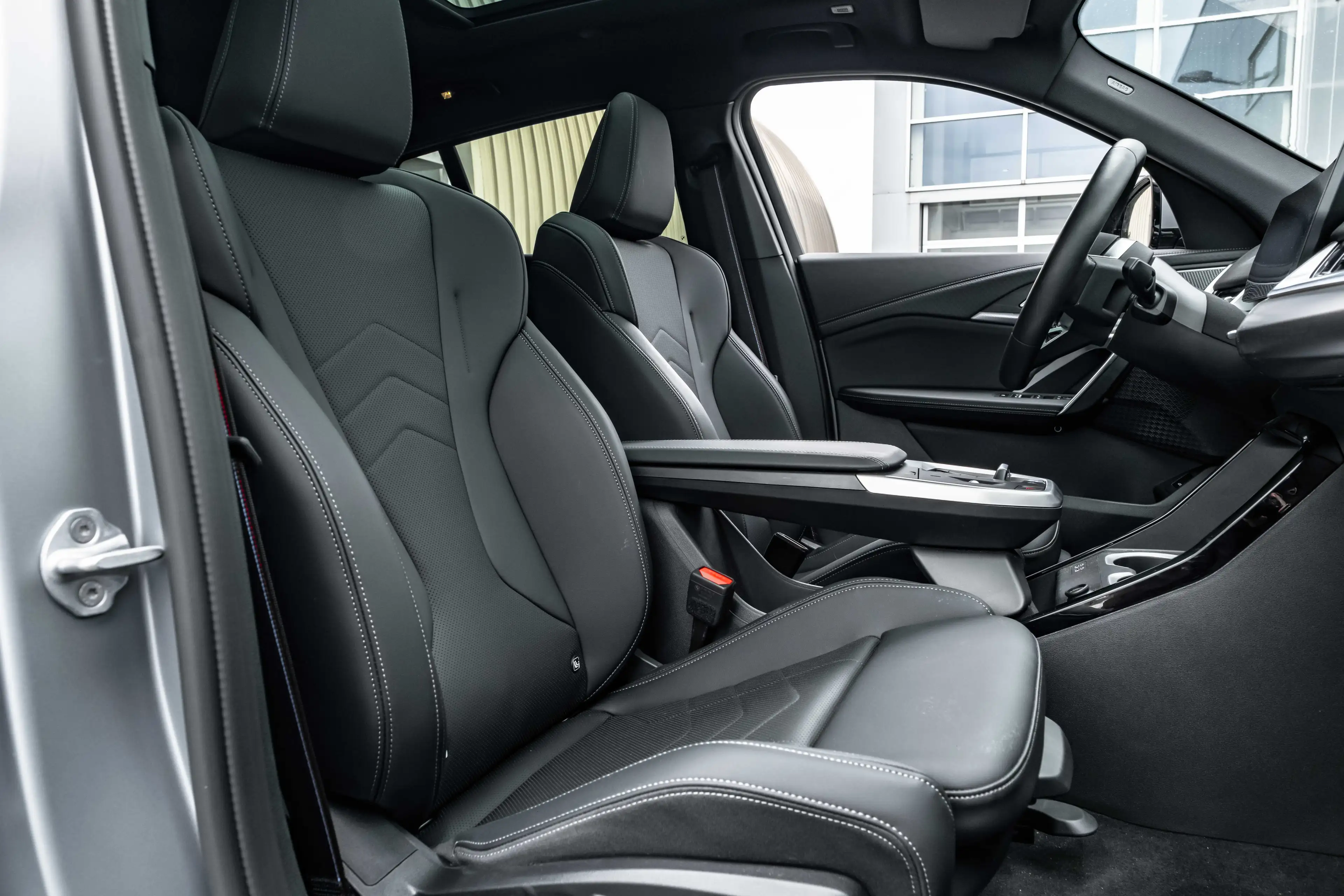 BMW iX2 eDrive20 67 kWh M Sport Edition 204 PK | Trekhaak — photo 8