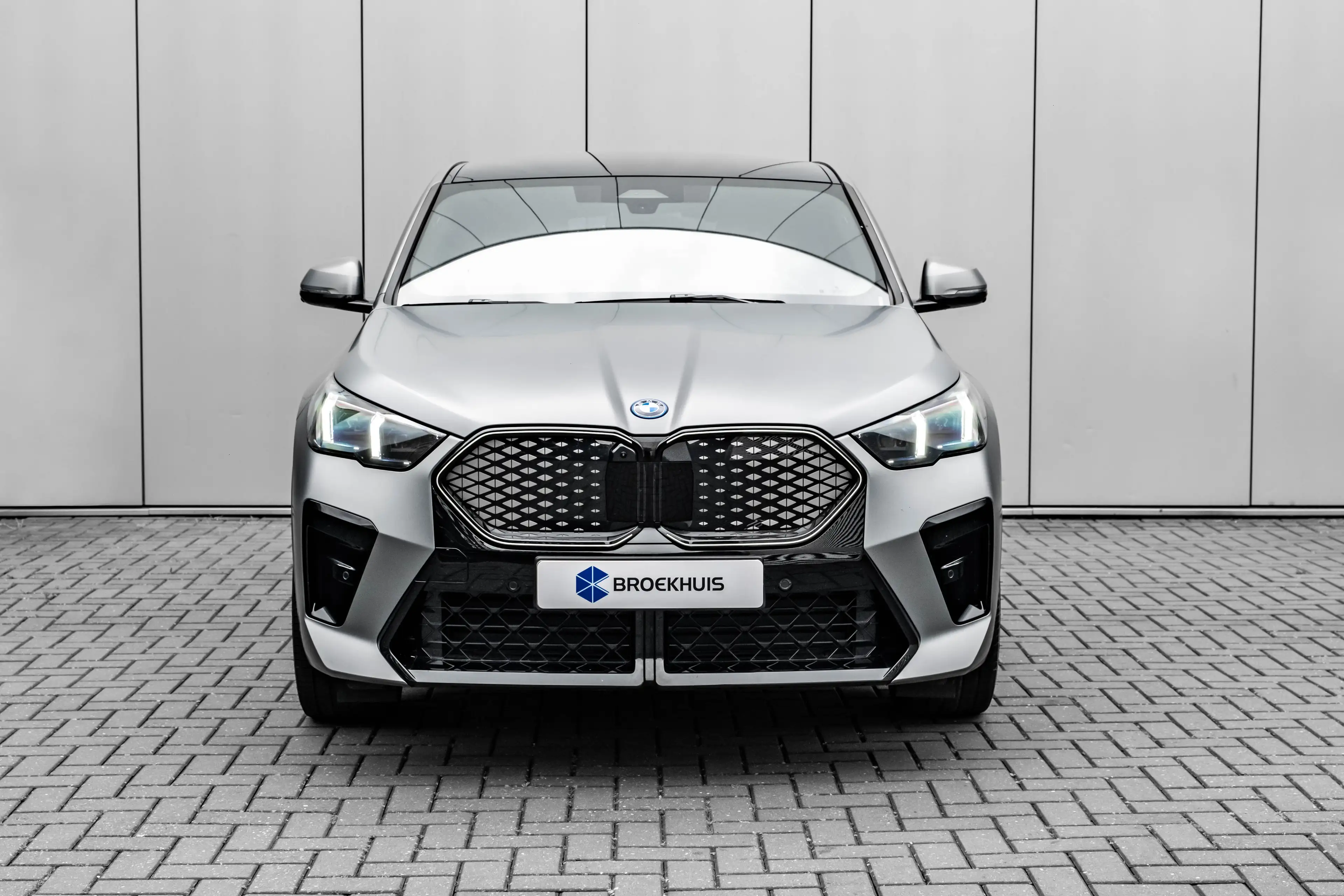 BMW iX2 eDrive20 67 kWh M Sport Edition 204 PK | Trekhaak — photo 3