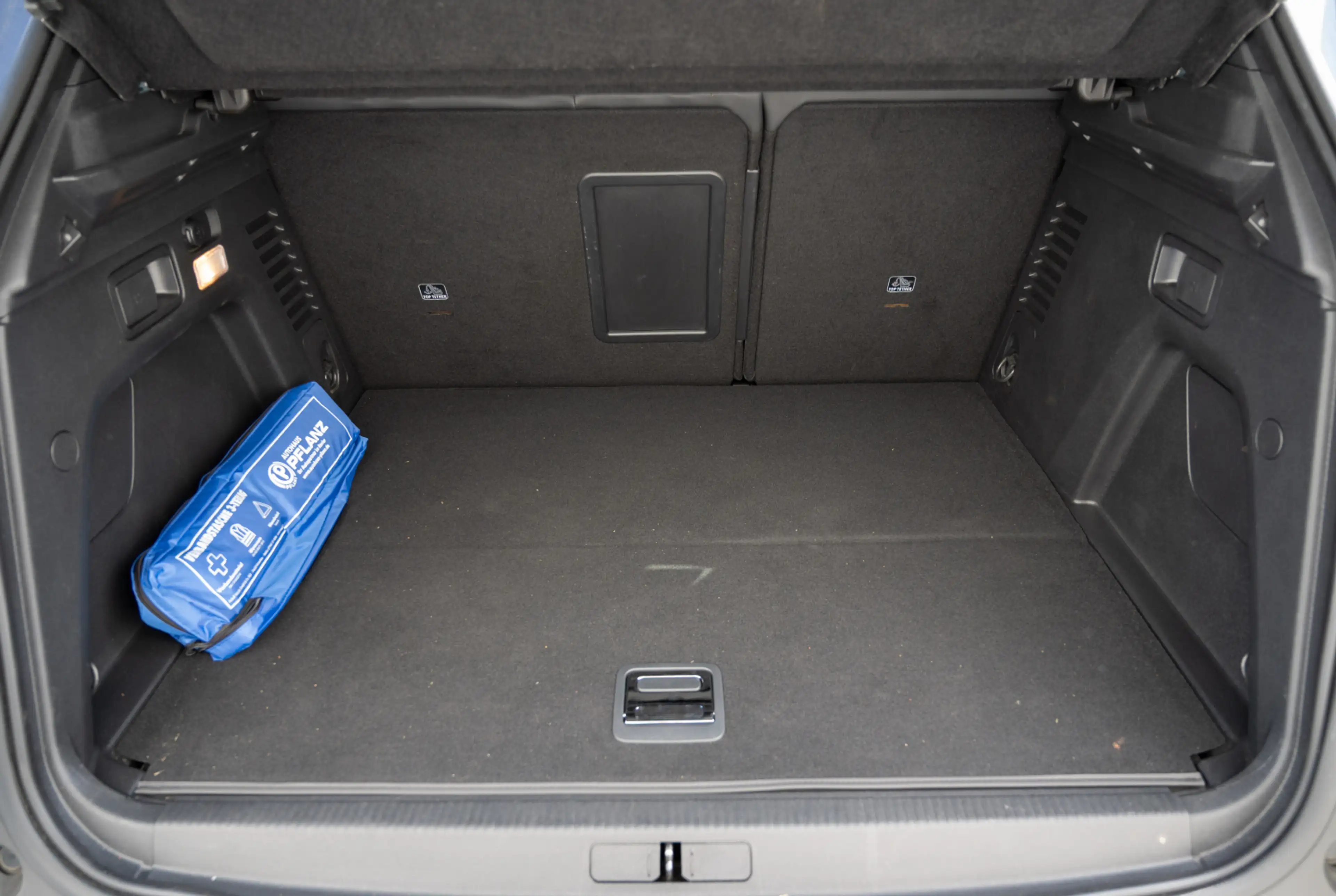Peugeot 3008 Allure Plug-In-Hybrid 225 e-EAT8 *OBC-7,4kW*NAVI* — photo 15