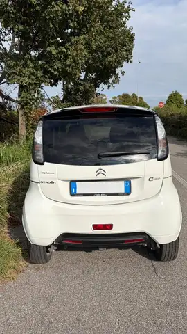 Citroen C-Zero view 15