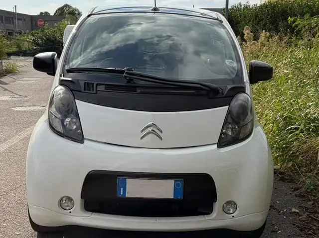 Citroen C-Zero view 14