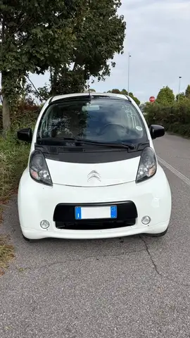 Citroen C-Zero view 10
