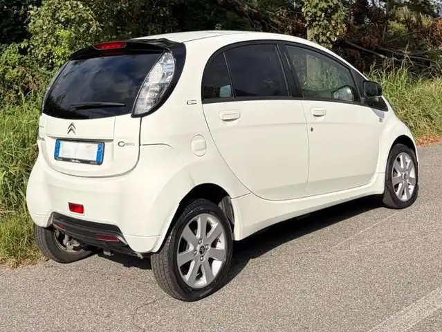 Citroen C-Zero view 4