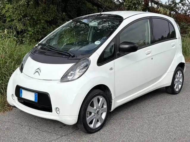 Citroen C-Zero view 2