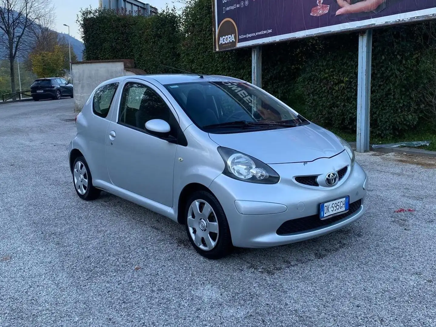 Toyota Aygo Aygo I 2005 3p 1.0 Sol Gris - 2