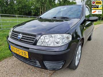 1.2 Sound airco pas 52.700km!!!!
