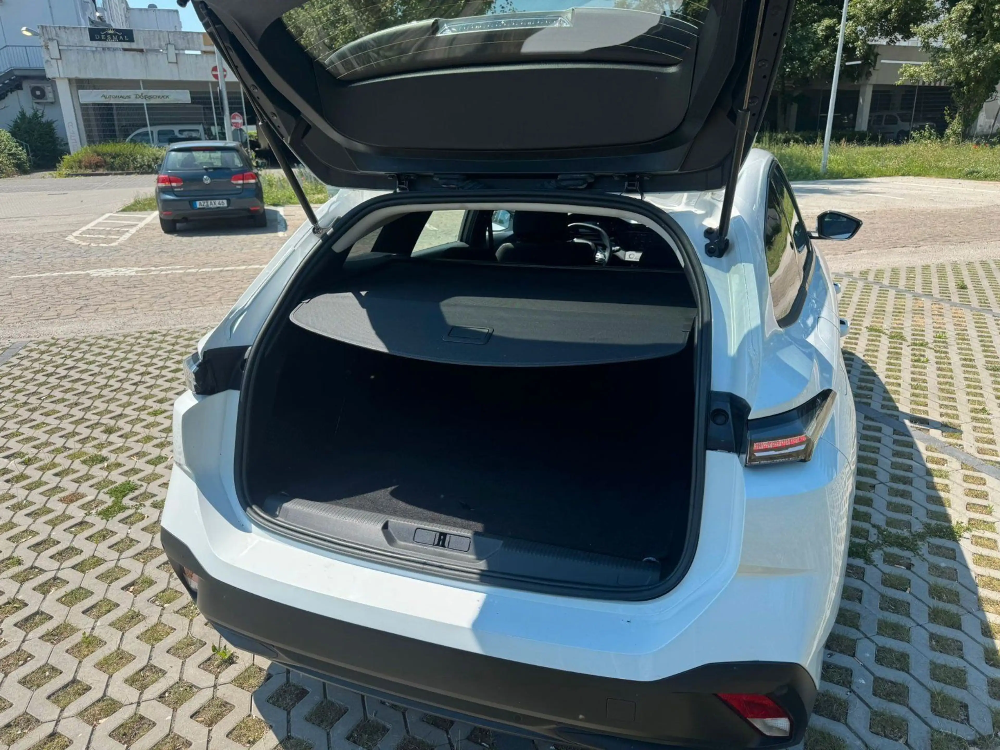 Peugeot 308 SW Active Pack. NAVI. AUT. LED. CarPlay — photo 8