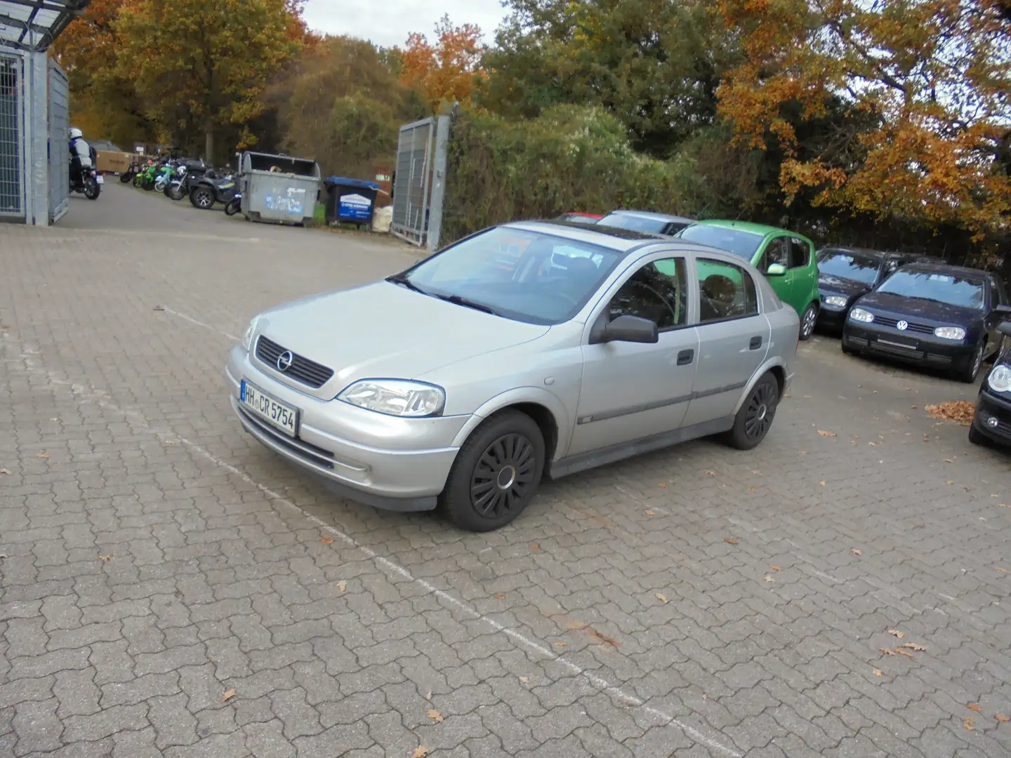 Opel Astra Astra 1.2 Comfort Silber - 1