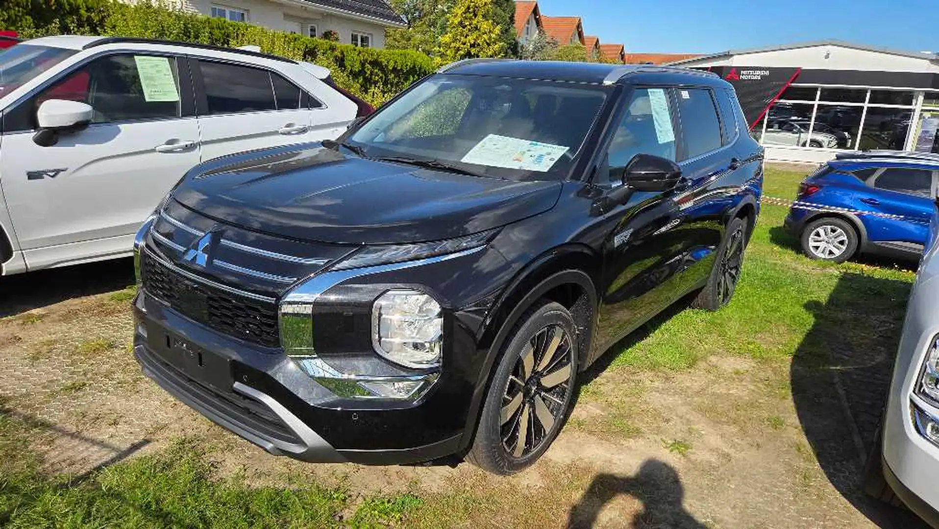 Mitsubishi Outlander 2.4L PHEV Intro Edition Schwarz - 2
