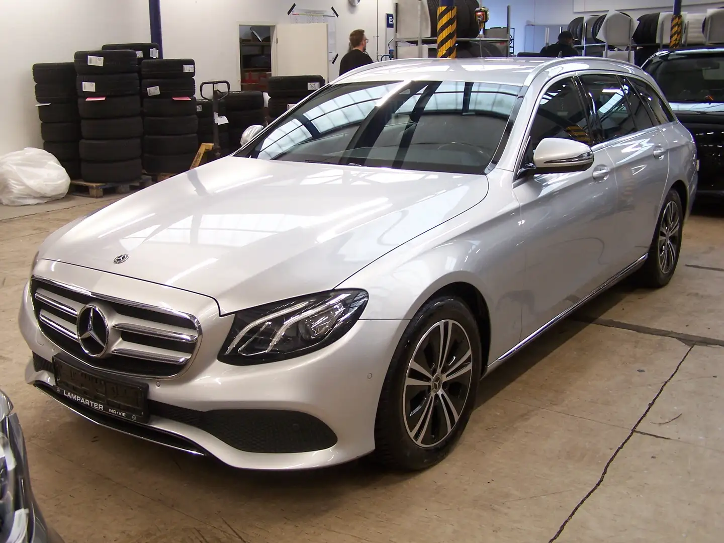 Mercedes-Benz E 220 E 220 d (213.204) Grau - 1