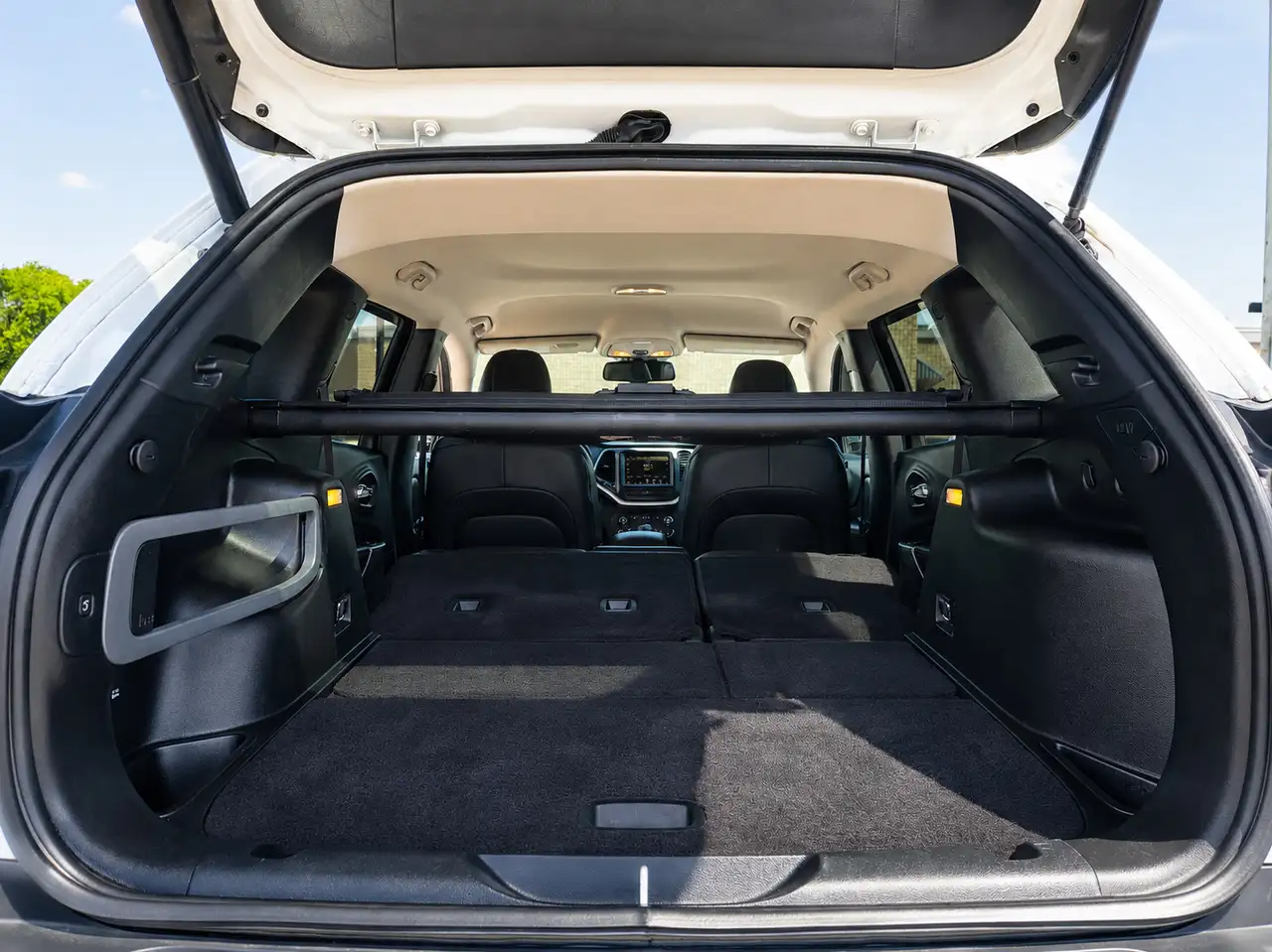 Jeep Cherokee снимка Jeep Cherokee