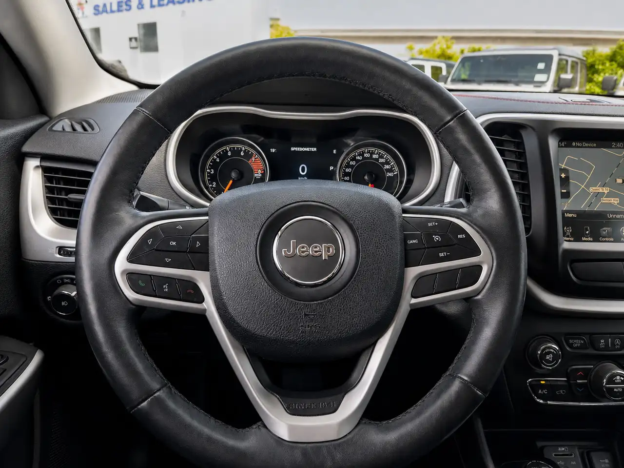 Jeep Cherokee снимка Jeep Cherokee