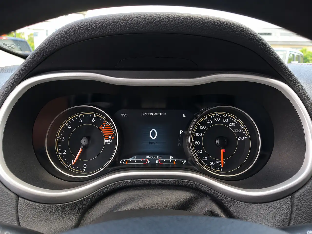 Jeep Cherokee снимка Jeep Cherokee