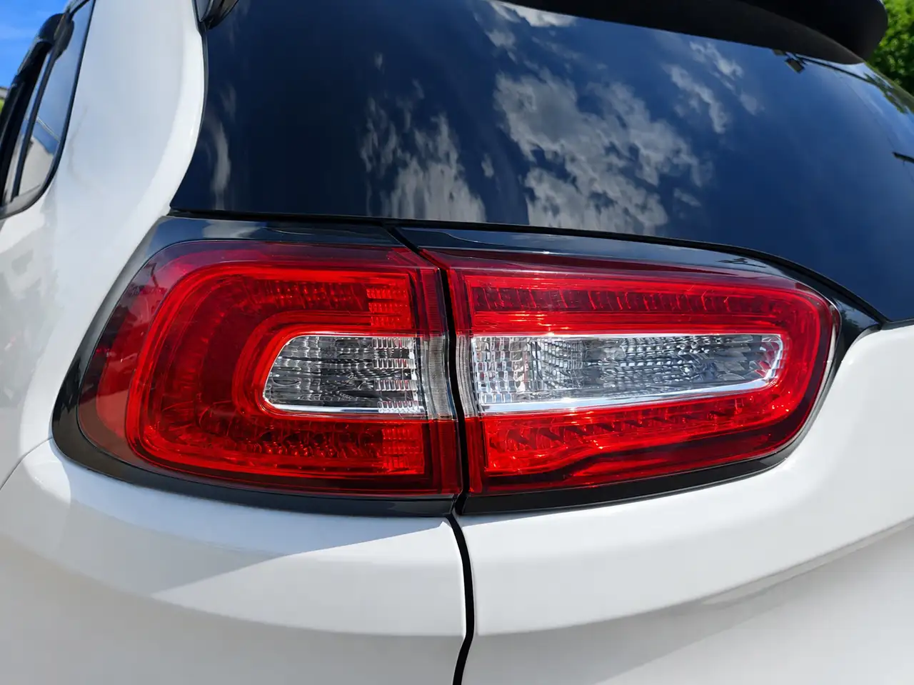 Jeep Cherokee снимка Jeep Cherokee