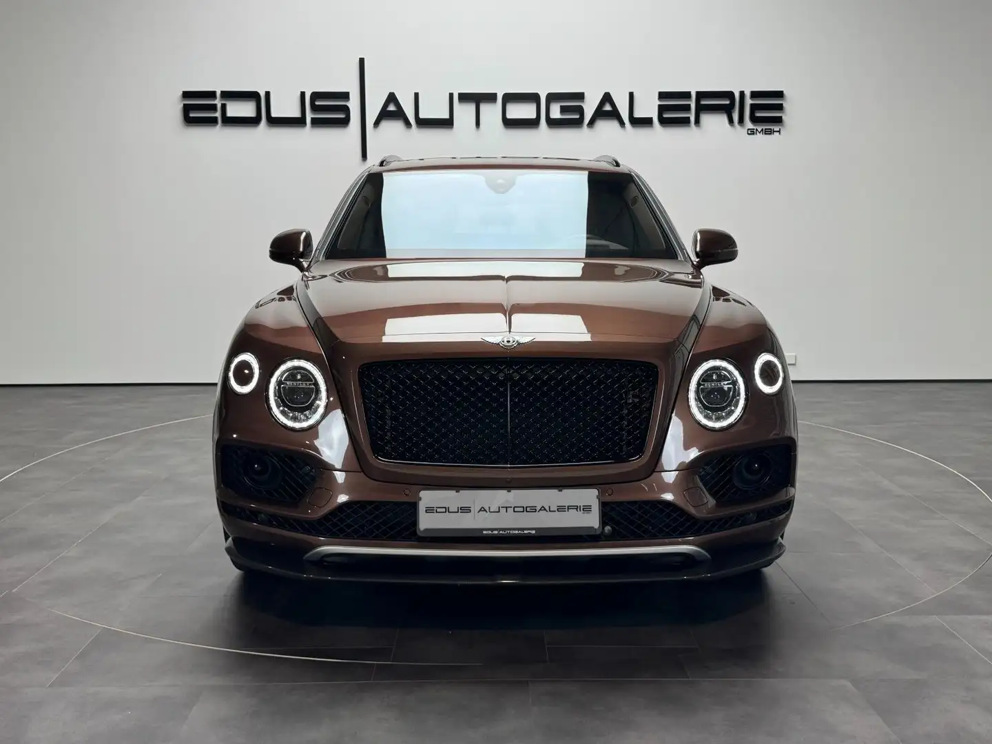 Bentley Bentayga 4.0 V8 D Mulliner Black Spec Carbon Brun - 2