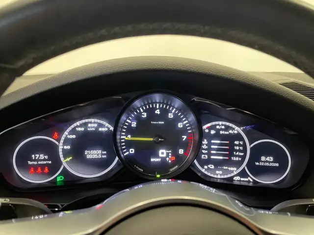 Porsche Cayenne view 5