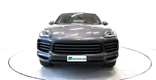 Porsche Cayenne view 2