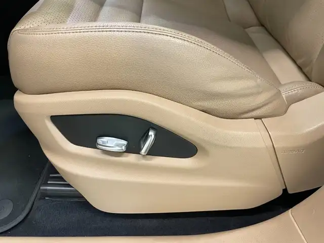 Porsche Cayenne view 9