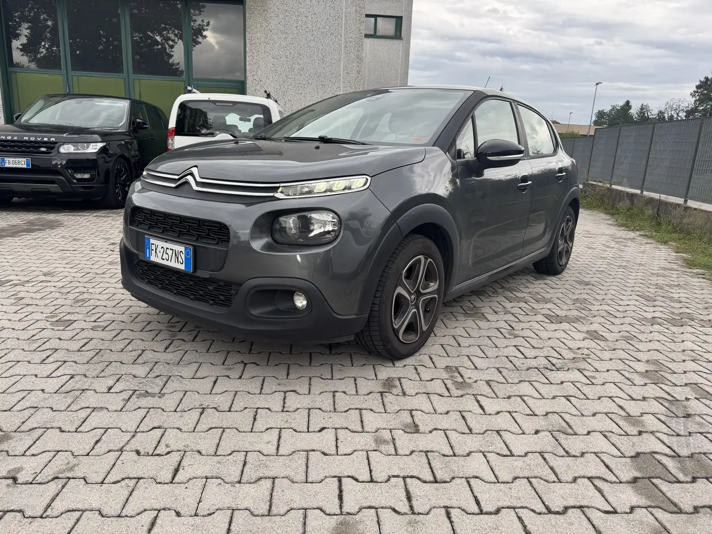 Citroen C3 1.2 puretech Shine 82cv - 2